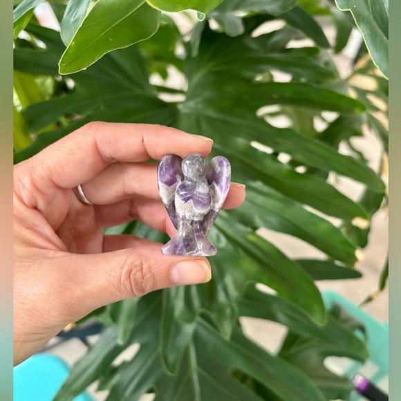 Chevron Amethyst Angel - Picture 5 of 5